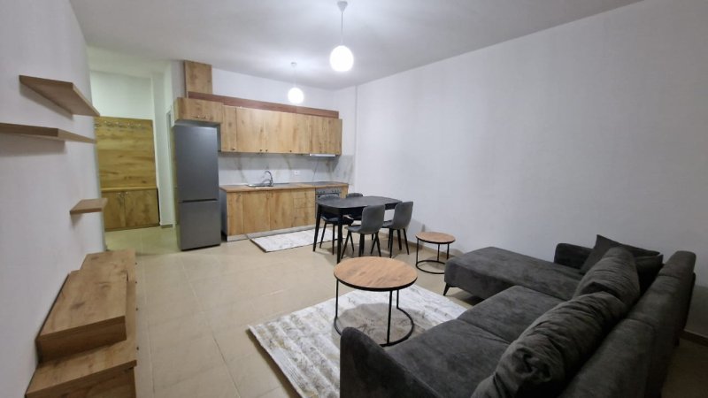 Jepet Apartament me qera 2+1+2 + post parkimi tek Bulevardi i Ri 550 euro (TRR-15346211)