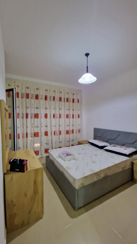 Jepet Apartament me qera 2+1+2 + post parkimi tek Bulevardi i Ri 550 euro (TRR-15346211)