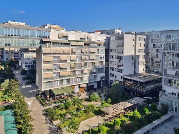 SHITET NJESI BIZNESI TEK KIKA 2, KOMUNA PARISIT!ADORE87775