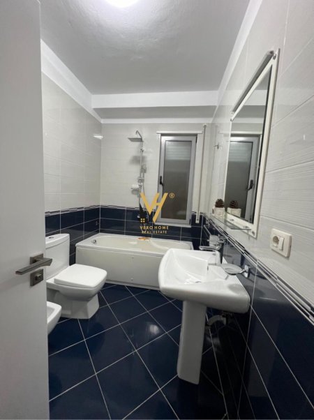 JEPET APARTAMENT 2+1+2+BLK ME QERA TE RRUGA MYSLYM SHYRI 1.100 EURO