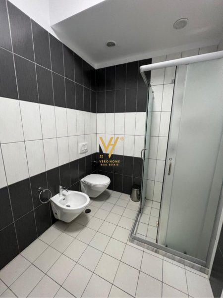 JEPET APARTAMENT 2+1+2+BLK ME QERA TE RRUGA MYSLYM SHYRI 1.100 EURO