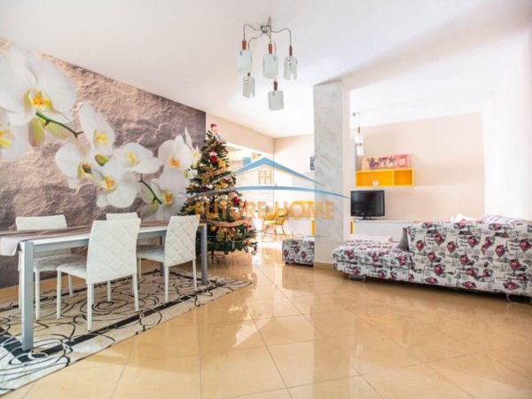Qira, apartament, 2+1+2, ne Rr."Ismail Qemali", Blloku