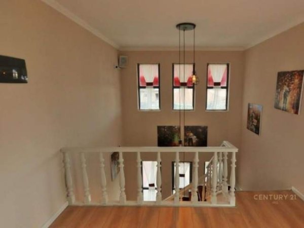 Tirane, shitet hotel Kati 3, 370 m² 40.000 Euro (Rruga Elbasanit)