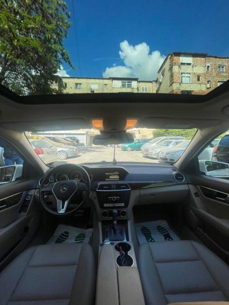 Tirane, shes makine Mercedes-Benz C300 Viti 2012, 10.500 Euro