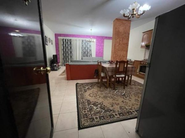 Durres, jepet me qera apartament 2+1