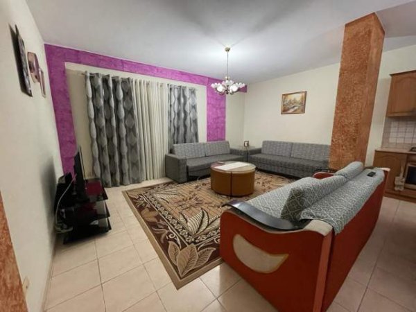 Durres, jepet me qera apartament 2+1