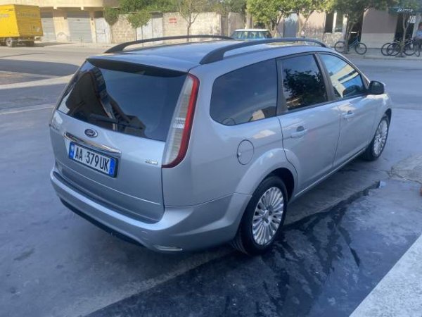 Durres, shes makine karavan Ford Focus titaum Viti 2009, 3.500 Euro