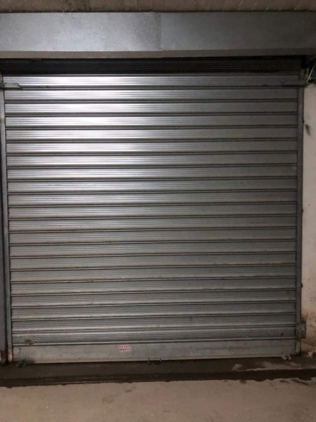 Tirane, shes 18 garazhe me qepen Kati -1, 350 m² 189.000 Euro (Astir, Vila L)