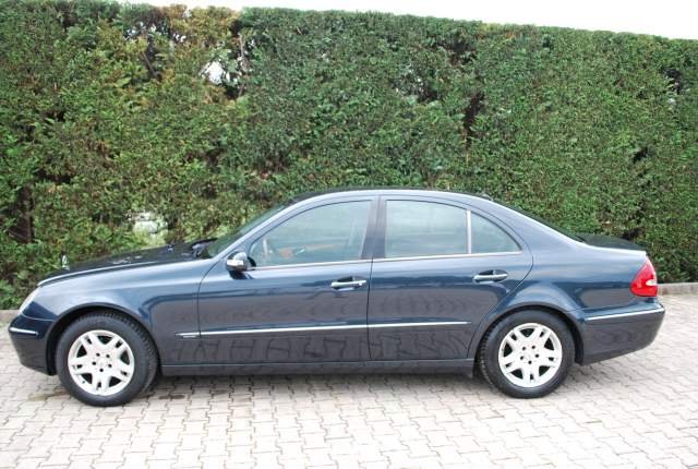 Tirane, shes makine Mercedes-Benz e klas 220 automat 2006 Viti 2006, 5.600 Euro