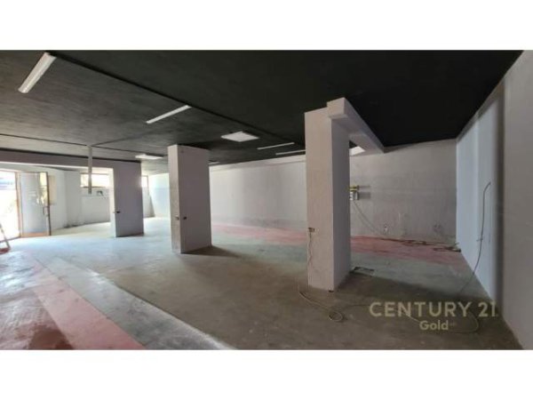 Tirane, shitet ambjent biznesi Kati 0, 181 m² 172.000 Euro (Komuna e Parisit)