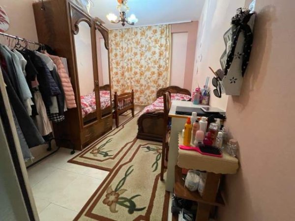 Durres, jepet me qera apartament 2+1