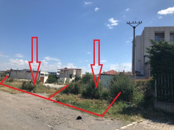 Durres, Shiten 4 Toka Are me Siperfaqe totale prej 4.568 m², 753.720 Euro (Spitalle)
