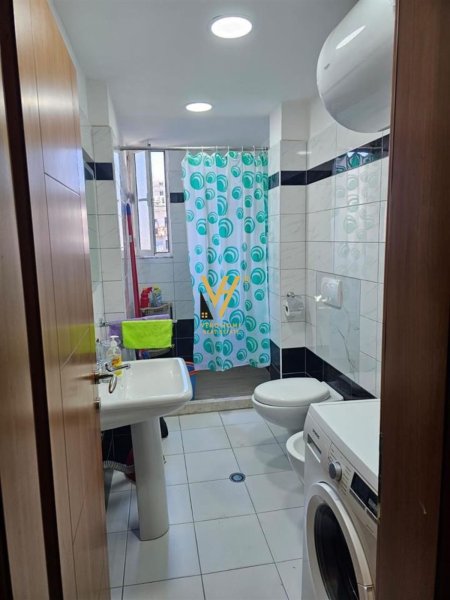 JEPET APARTAMENT 3+1 ME QERA TE RRUGA BARDHYL 600 EURO