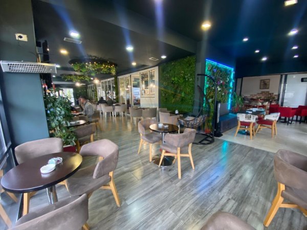 Shitet, Ambient Lokal, Porcelan, 300000 Euro