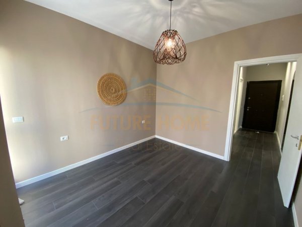 Shitet, Apartament 1+1, Rruga e Barrikadave, Tirane , 170.000 euro