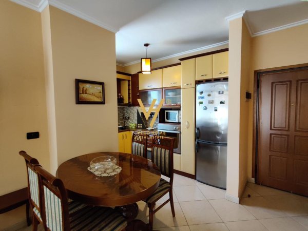 JEPET APARTMENT 2+1+2 ME QERA TEK AIR ALBANIA 800 EURO