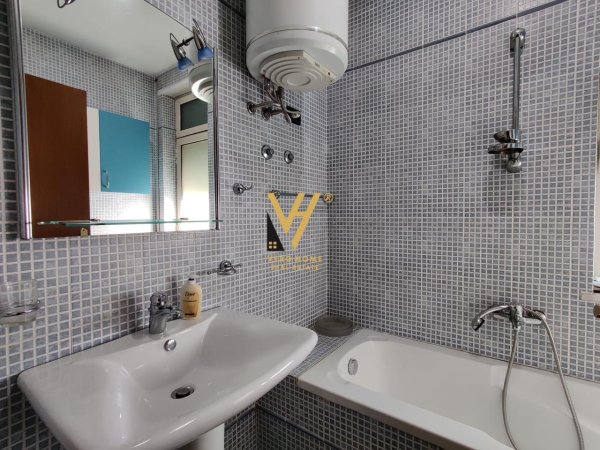 JEPET APARTMENT 2+1+2 ME QERA TEK AIR ALBANIA 800 EURO