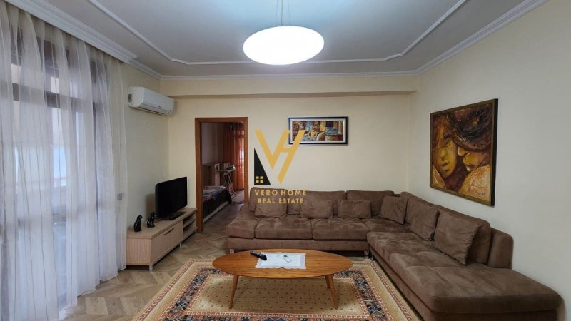 JEPET APARTAMENT 4+1+2 ME QERA TEK ISH EKSPOZITA SOT 950 EURO