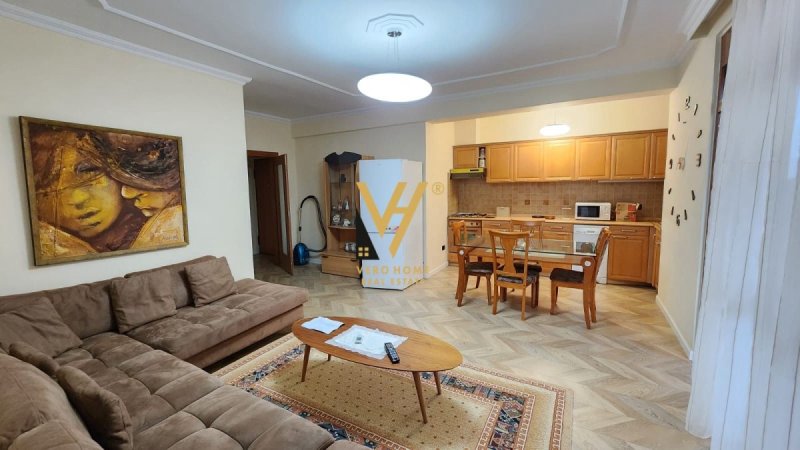 JEPET APARTAMENT 4+1+2 ME QERA TEK ISH EKSPOZITA SOT 950 EURO