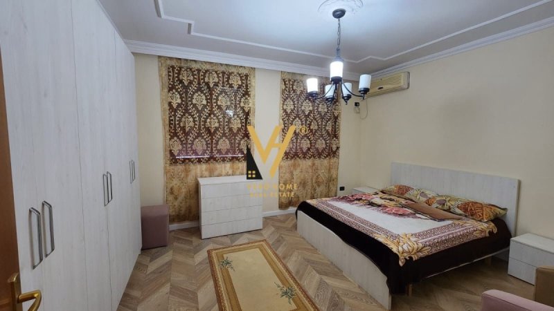 JEPET APARTAMENT 4+1+2 ME QERA TEK ISH EKSPOZITA SOT 950 EURO