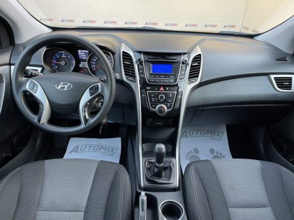 Tirane, shes makine Hyundai i30 Viti 2015, 7.900 Euro
