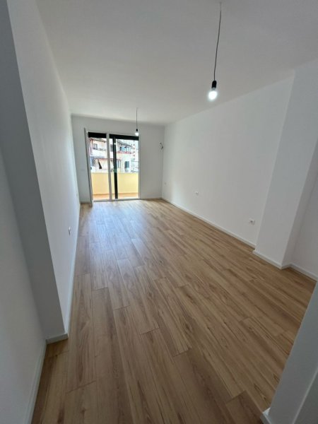 GARZIONERE NE SHITJE RRUGA E ELBASANIT 85.000 euro