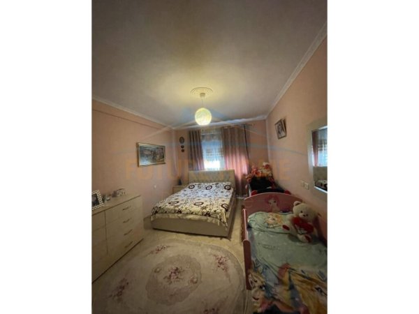 Shitet, Apartament 2+1+2, Unaza e Re,Tiranë