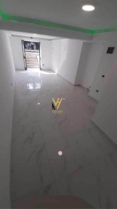 SHITET BODRUM 39 M2 TE STADIUMI DINAMO , LULISHTJA 1 MAJI 120.000 EURO