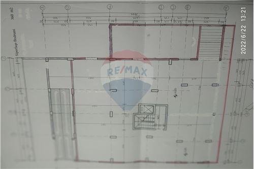 Tirane, shitet magazine Kati -1, 350 m² 255.000 Euro (Farmacia 10)
