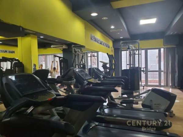 Tirane, shitet ambjent biznesi Kati 2, 188 m² 470.000 Euro (Rruga e Elbasanit)