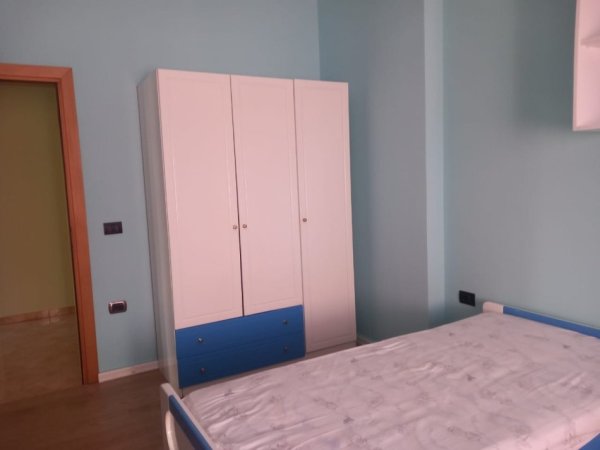 APARTAMENT ME QERA,,YZBERISHT,380 EURO.