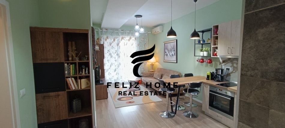 SHITET APARTAMENT,BULEVARDI I RI,115.500 EURO.