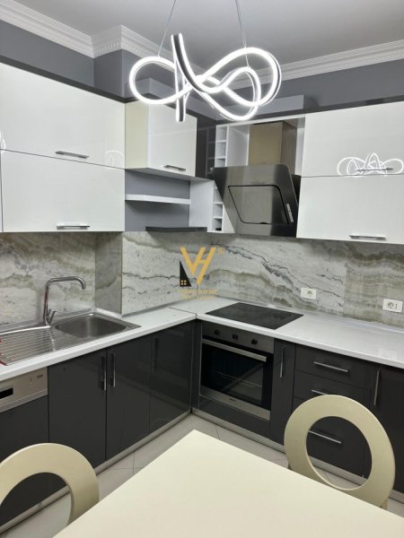 JEPET APARTAMENT DUPLEX 3+1+POST PARKIMI ME QERA TE REZIDENCA KODRA E DIELLIT 1 ,1500 EURO