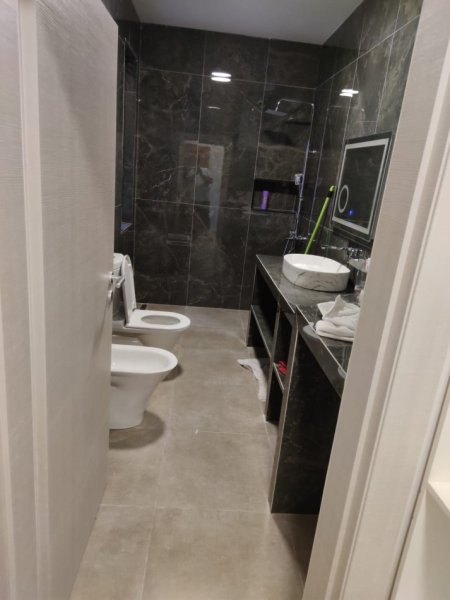 Apartament me qira 3+1+2 tuale prane prane Pazarit te ri 850 euro