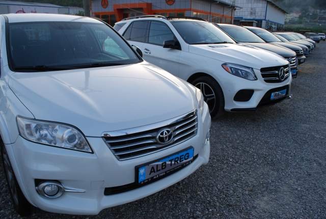 Tirane, shes makine Viti 2016, 38.500 Euro