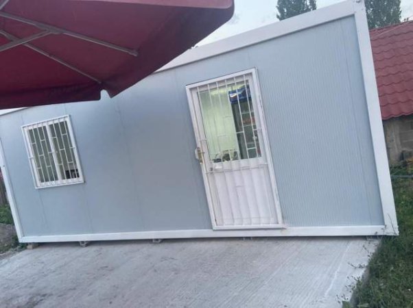 Tirane, shitet kontenier 3600 Euro