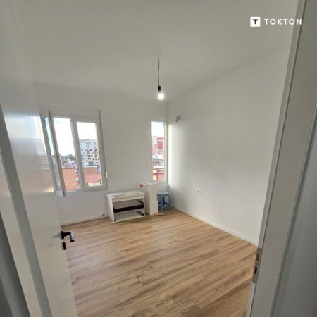 Ne shitje, apartament 2+1, xhamlliku, tirane tt 654