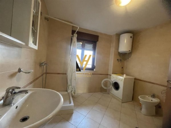 JEPET APARTAMENT 2+1+2+ BLK ME QERA NE QENDER 800 EURO