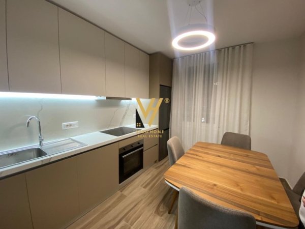 JEPET APARTAMENT 1+1+BLK ME QERA RRUGA E KAVAJES 700 EURO
