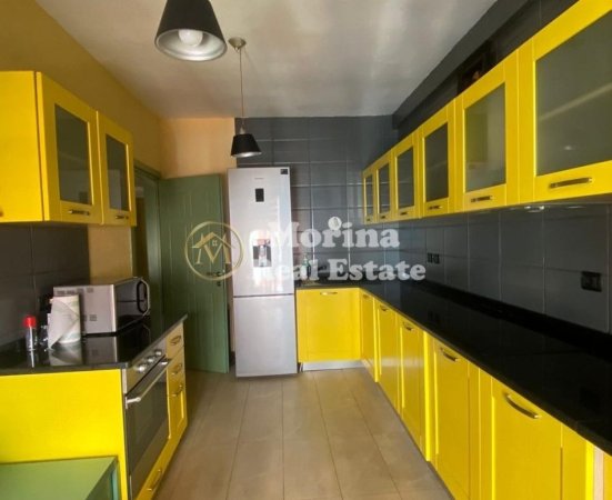 Apartament 2+1, Me Qera, Pazari I Ri , 800 Euro/Muaj