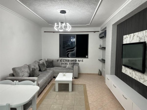 APARTAMENT ME QERA,XHAMIA E TABAKEVE,650 EURO.