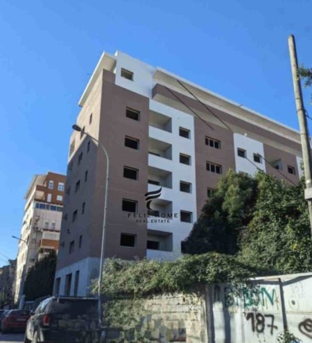SHITET APARTAMENT,PAZARI I RI,156.000 EURO