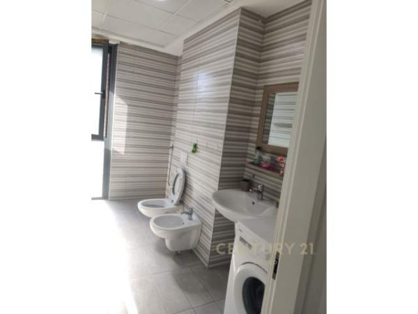 Tirane, jepet me qera apartament 2+1 Kati 2, 90 m² 500 Euro (Don Bosco)