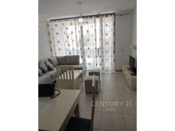 Tirane, jepet me qera apartament 2+1 Kati 2, 90 m² 500 Euro (Don Bosco)