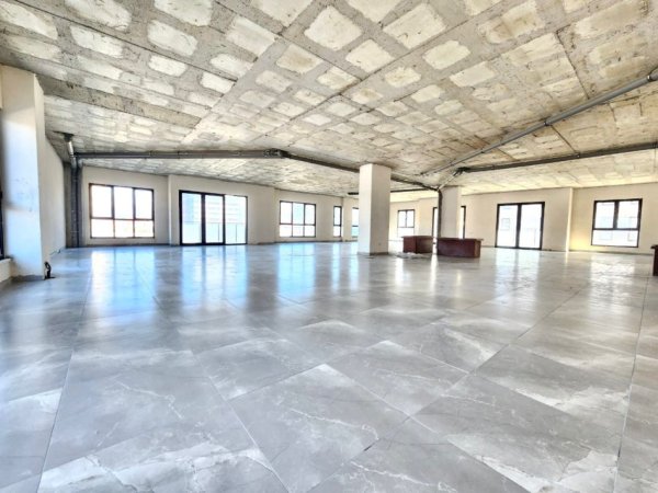 OFERTE (1153€/m²): Amb **Open Space 320.7m2 ( te Casa Italia - Dogana | Buze Autostrade) 100% i Ri - Me 3 Poste Parkimi te Perfshira ne Cmim - 3,5m Lartesi + Mnd Ndarje