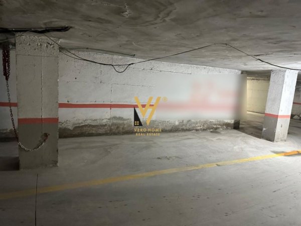 SHITET POST PARKIMI 24 M2 TEK KOMPLEKSI OLIMPIK 20.000 EURO