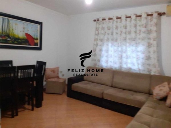APARTAMENT ME QERA,RRUGA BARDHYL,500 EURO.