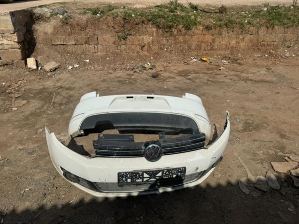 Shiten parakolp dhe mbrapakolp maskerine per golf 6 per vetem 38.000all