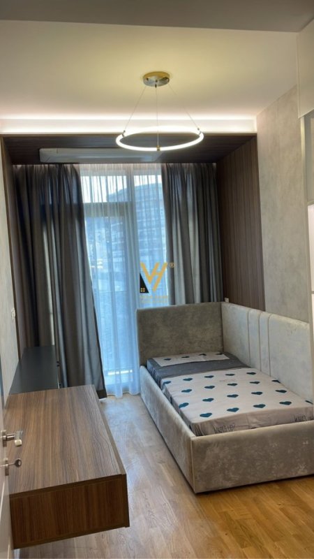 JEPET APARTAMENT 3+1+2 ME QERA TEK KOMPLEKSI LAKEVIEW 1.800 EURO