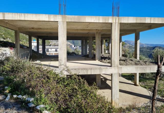 SHITET NDËRTESË + TOKË ULLISHTE NË FSHATIN PIQERAS, HIMARË, 3.000 m² 430.000 Euro (Sarande)